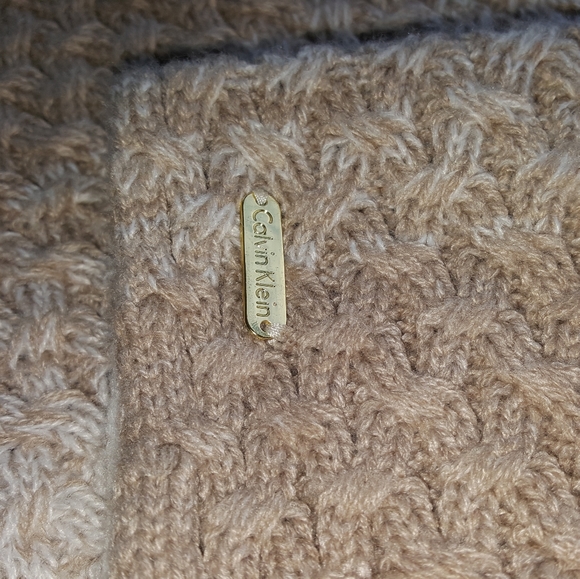 Calvin Klein Infinity Neck/Head Scarf - Picture 3 of 3